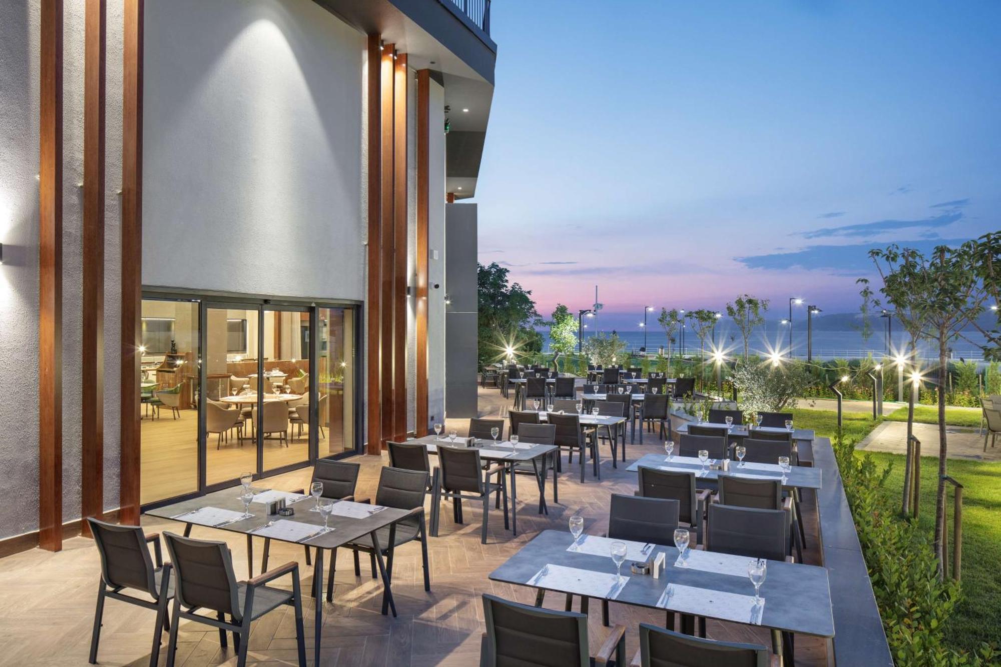 Doubletree By Hilton Canakkale Exterior photo